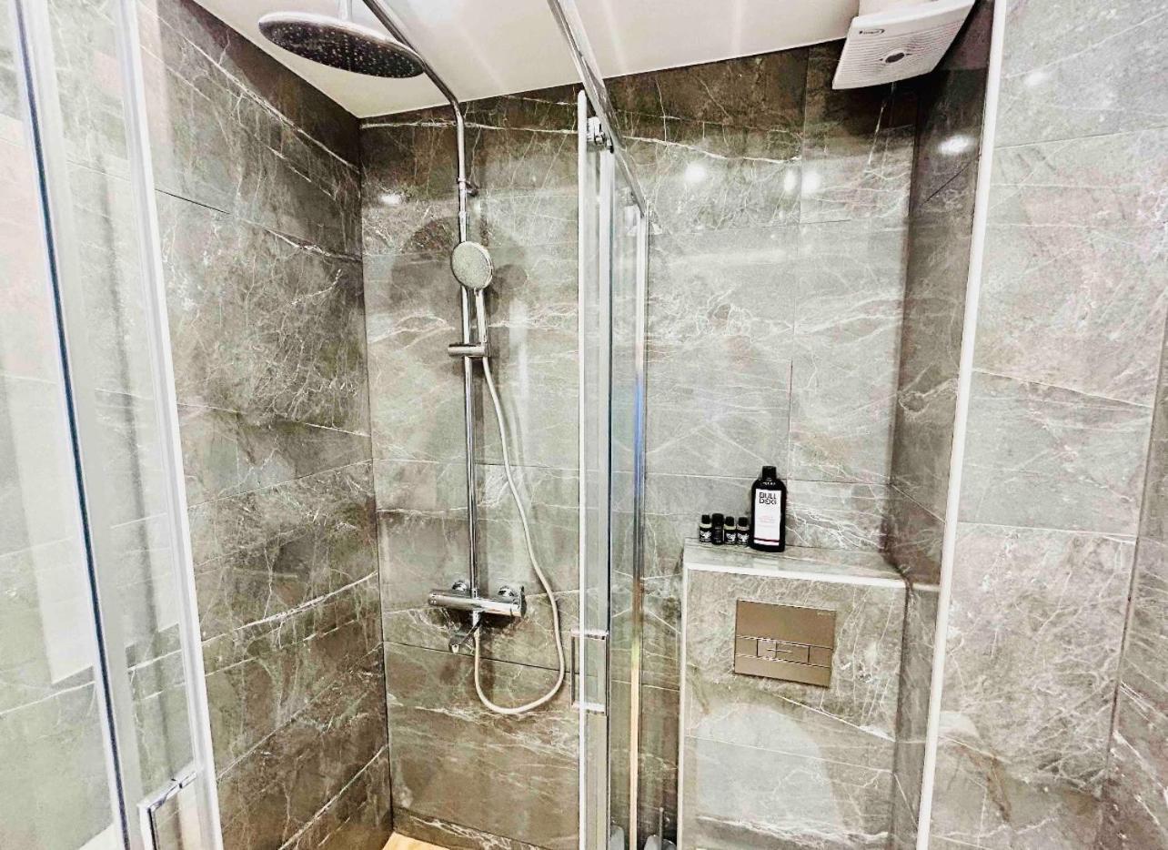 פיראוס Port Twins Suites No2 מראה חיצוני תמונה